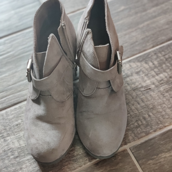 Women's booties - Picture 2 of 5